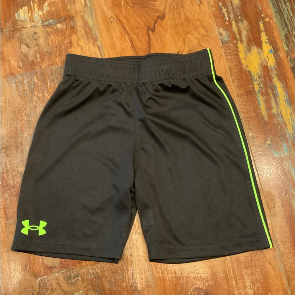 NWT Under Armour Boys Short Set